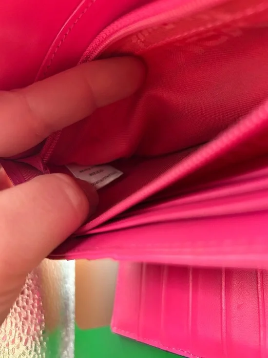 🐣 MCM Purple Saffiano Leather Flap Wallet - Picture 2 of 12